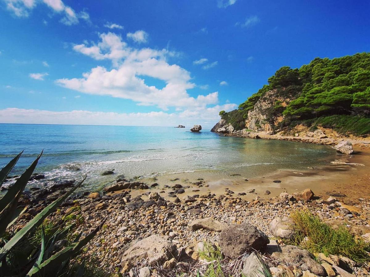 Theea Cottage - Wonderful Sea Views Chlomos エクステリア 写真